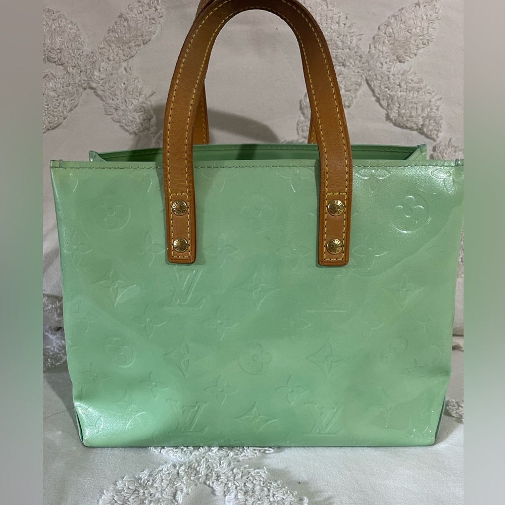 Louis Vuitton Reade